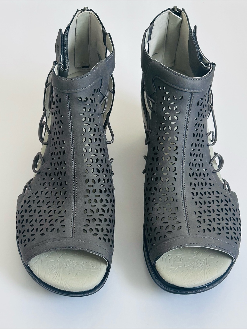 JBU by Jambu Nelly Gray Wedge Sandals Size 11 Memory Foam